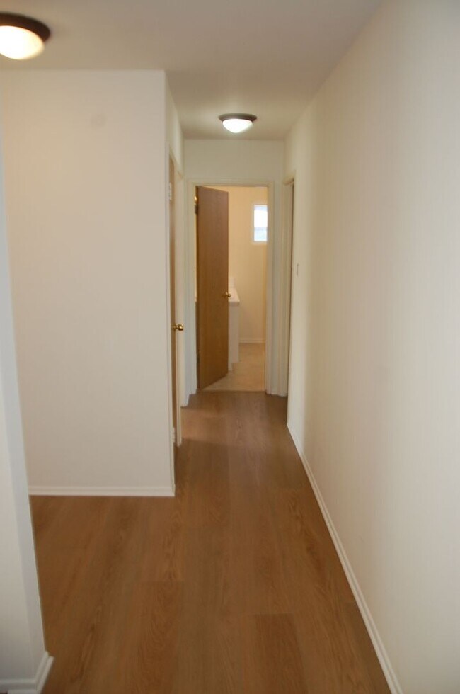 Building Photo - 092