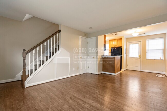 Building Photo - 2614 Kent Village Dr