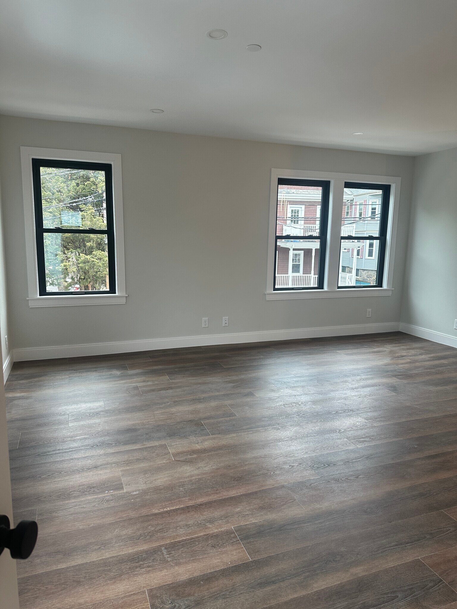 Building Photo - 35 Hunnewell Ave