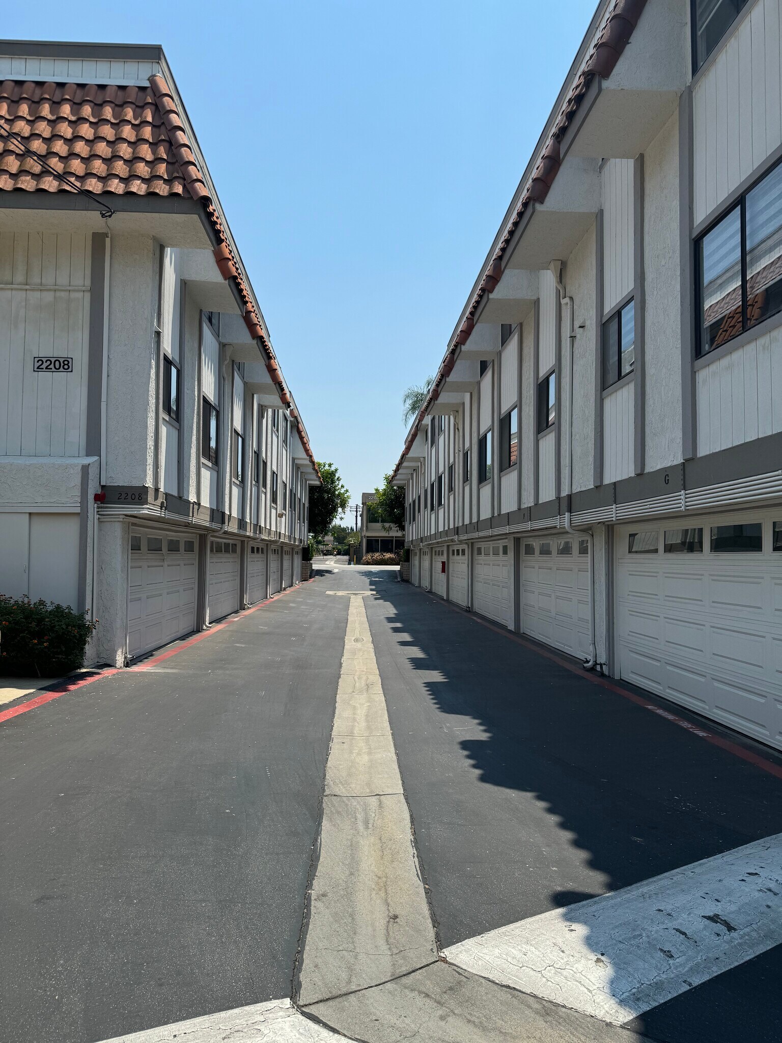 Driveway - 2206 N Broadway