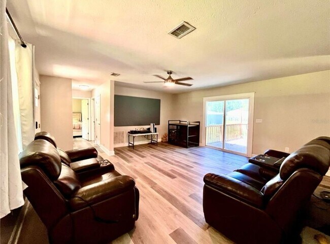 Building Photo - Charming 3BR House in Bunnell