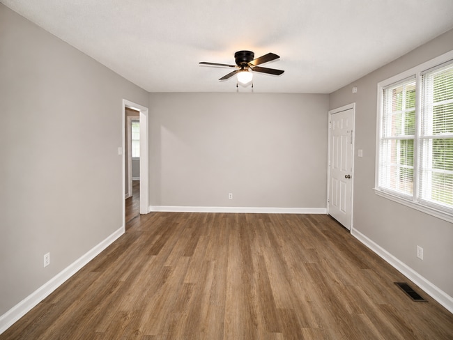 Building Photo - 1502 Woodmere Dr