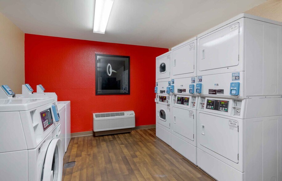 Building Photo - Furnished Studio-Jacksonville - Lenoir Ave...