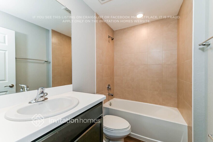 Building Photo - 2592 Mauritania Rd