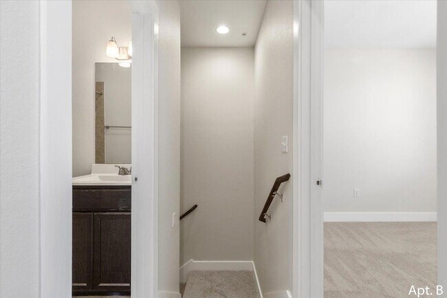 Building Photo - 2225 Katy Ln