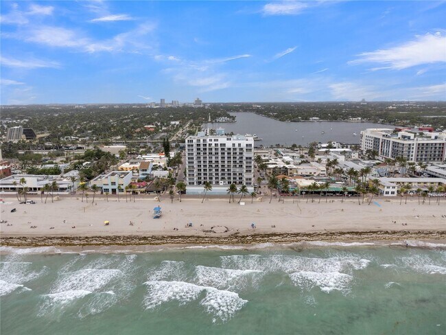 Building Photo - 400 N Surf Rd