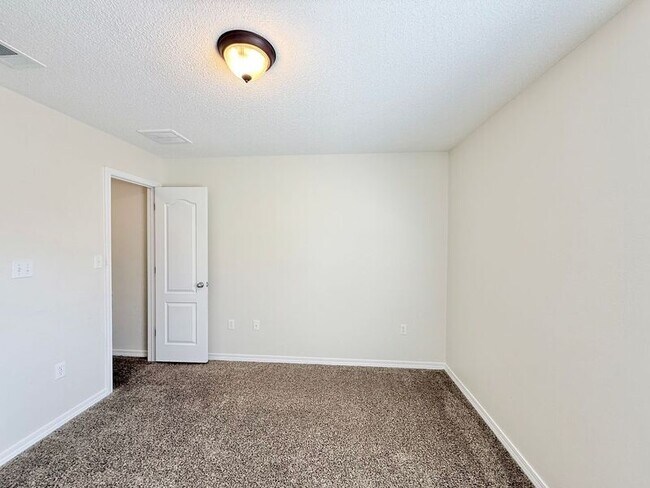 Building Photo - 5851 Chi Chi Cir