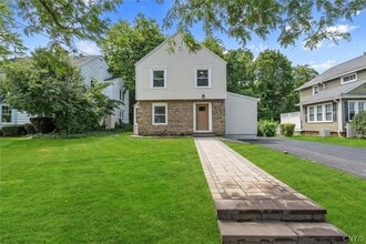 Building Photo - 106 Wellington Rd