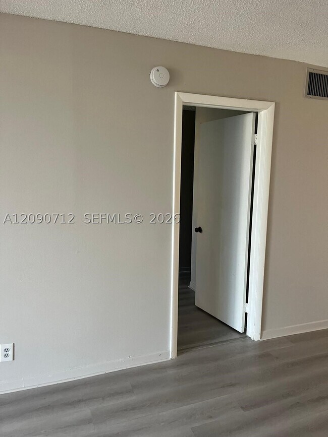 Building Photo - 406 NW 68th Ave