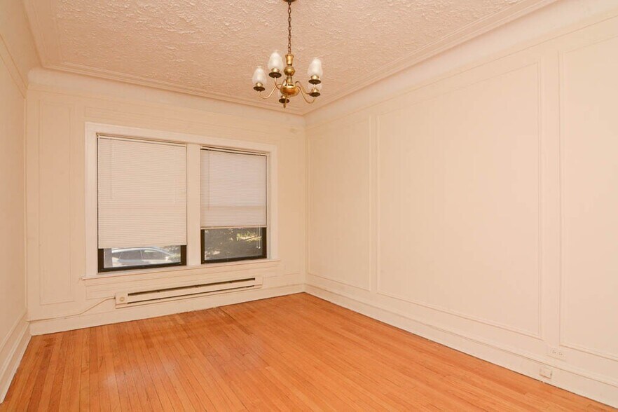 Building Photo - 1036 Dempster St