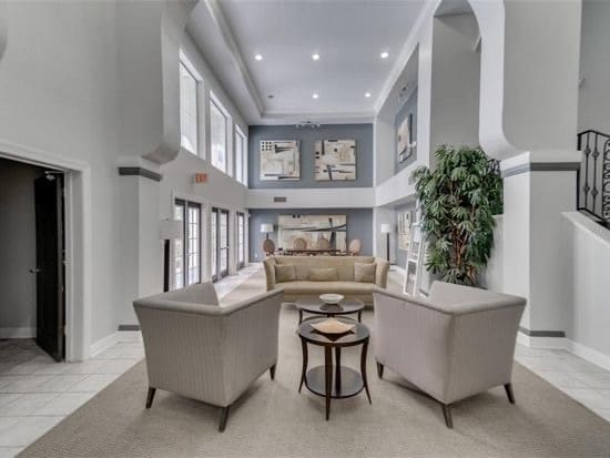 Building Photo - 202 E South St