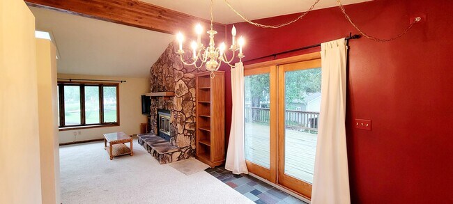 Building Photo - 41511 N Country Club Dr