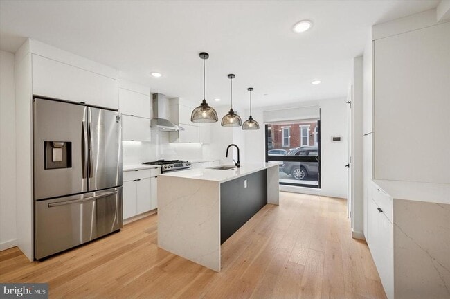 Building Photo - 871 N 20th St