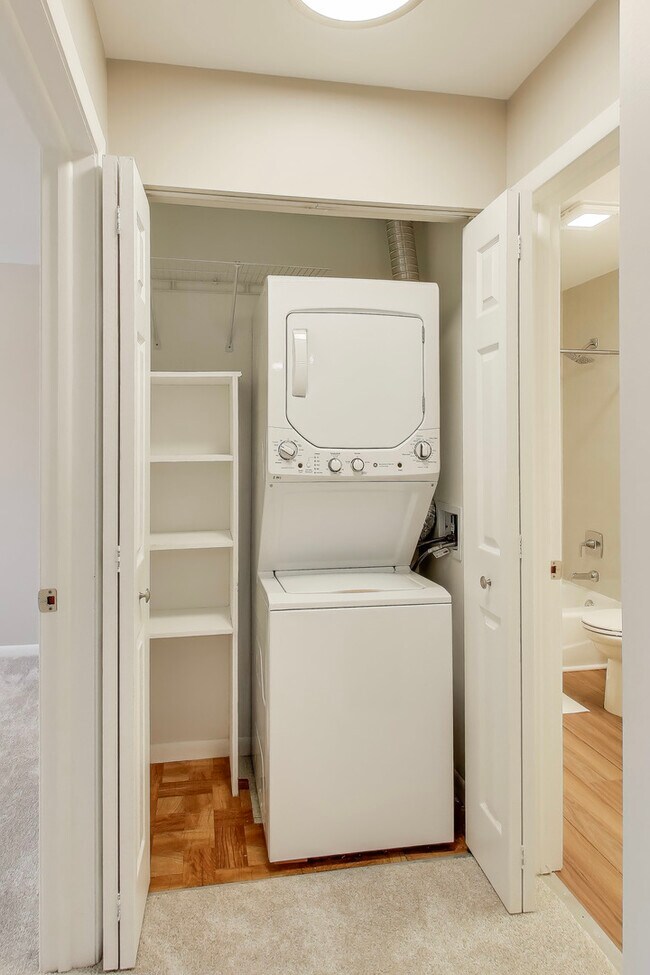 Building Photo - 613 Central Rd