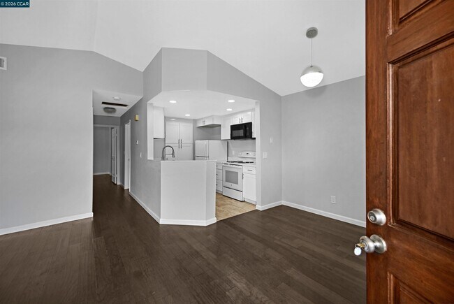 Building Photo - 3659 Crow Canyon Rd