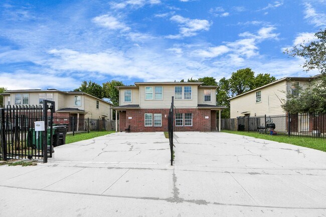 Building Photo - 8126 Jutland Rd