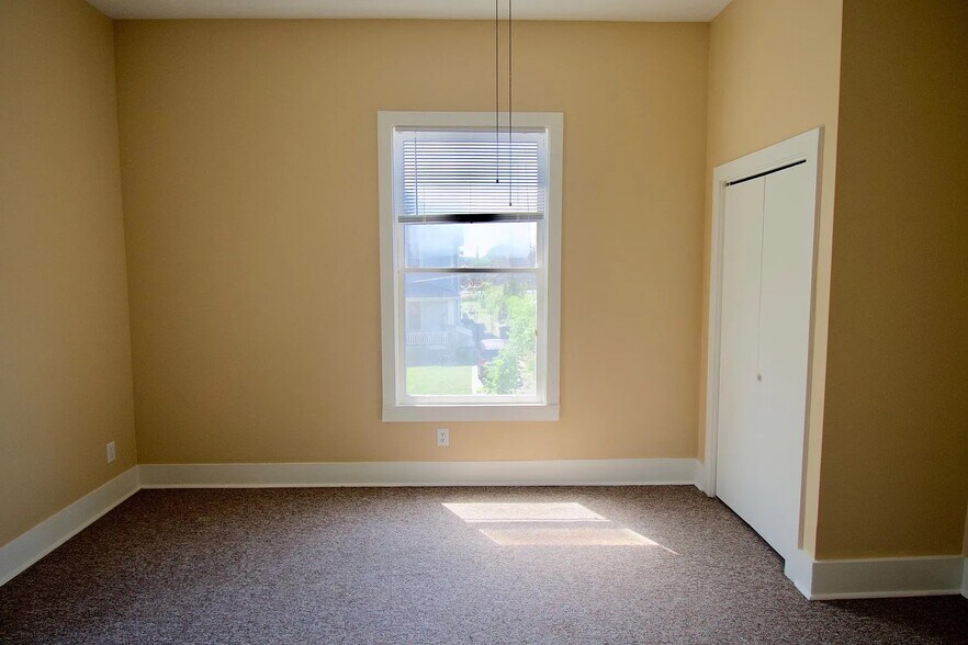Bedroom 3 - Window & Closet View - 918 Gratz Street, Unit #2
