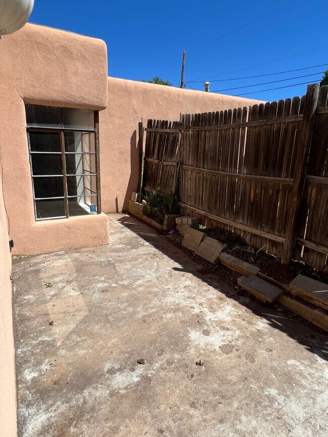 Building Photo - 508