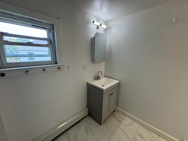 Building Photo - 8 Jetland Pl