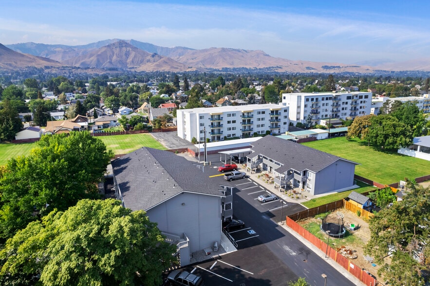 Primary Photo - Mission View Flats