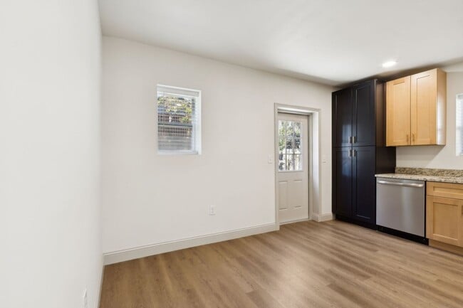 Building Photo - Practically Brand New on Amelia Island!