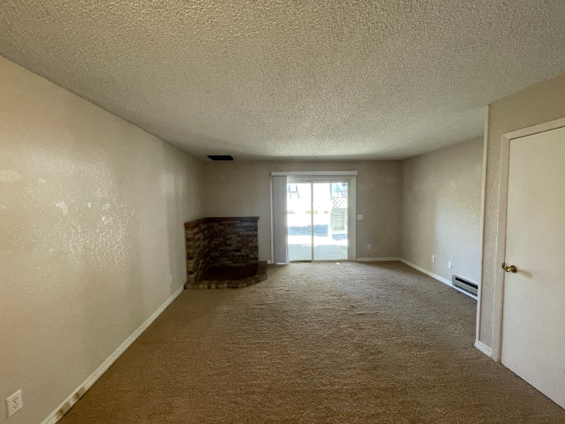 Building Photo - 2058 Clubhouse Way