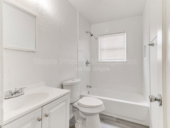 Building Photo - 538 E Indian Dr