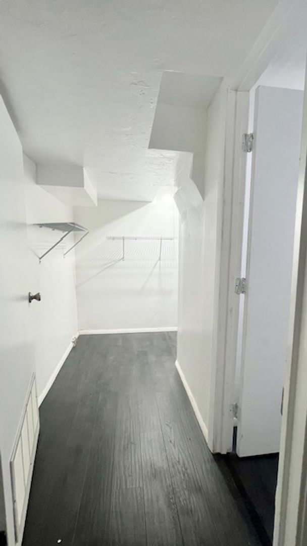 Building Photo - 6045 S Jamaica St