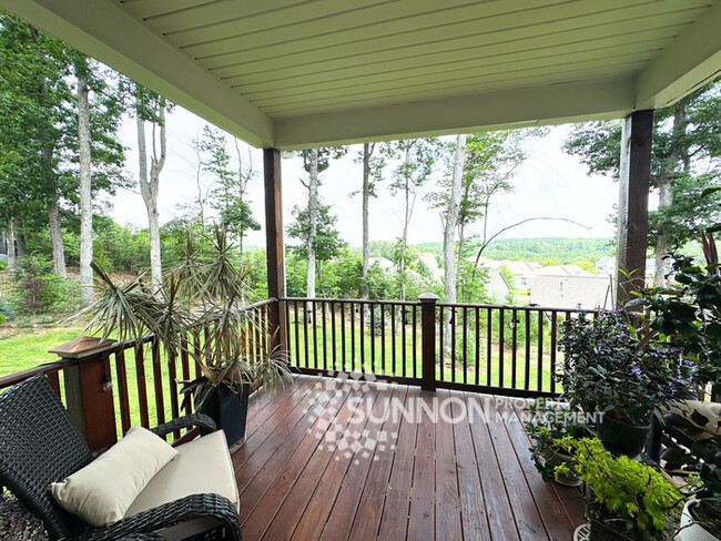 Building Photo - Peaceful 3-Bedroom Retreat with Scenic Vie...