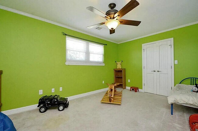 Building Photo - 3202 Bayou Dr