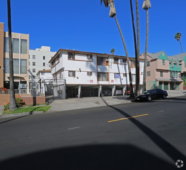 Building Photo - 411 S Mariposa Ave