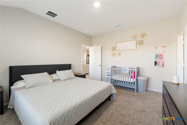 Building Photo - 5105 Natalia Rd