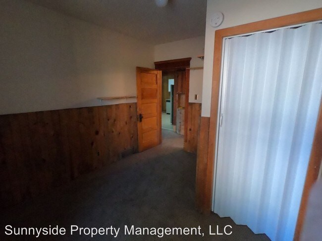 Building Photo - 943 Broadway