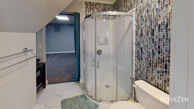 Building Photo - 4711 Highview Pl