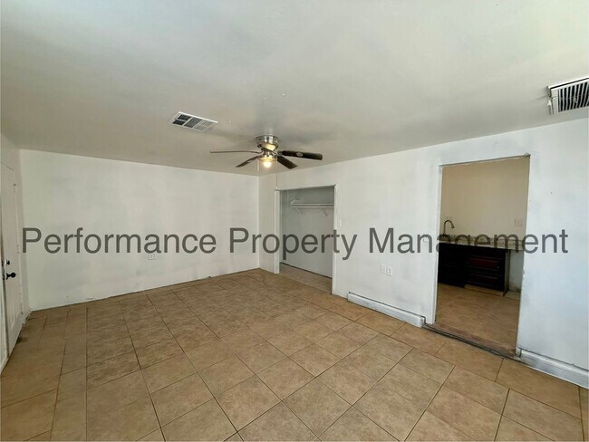 Building Photo - Cozy 3 Bed/2 Bath E Bakersfield Home w/ Solar, RBP & $0 Deposit Option