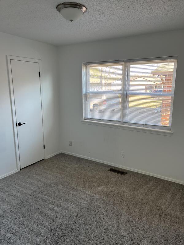 Building Photo - 1509 W Vandalia St