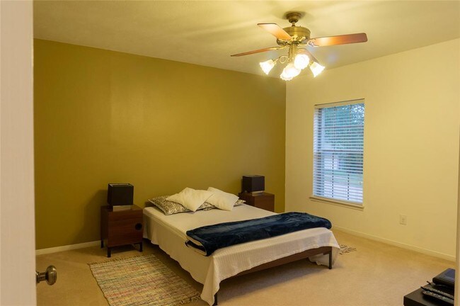 Building Photo - 8514 Hot Springs Dr