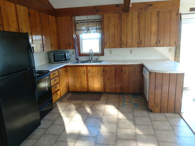 Building Photo - 1408 Latham Rd