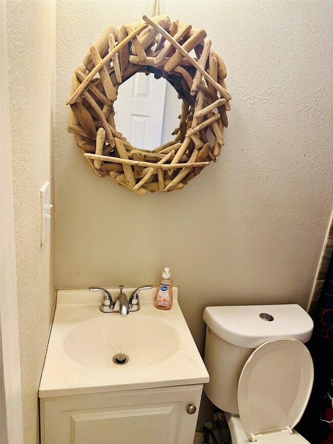 Building Photo - 4210 Ennis St