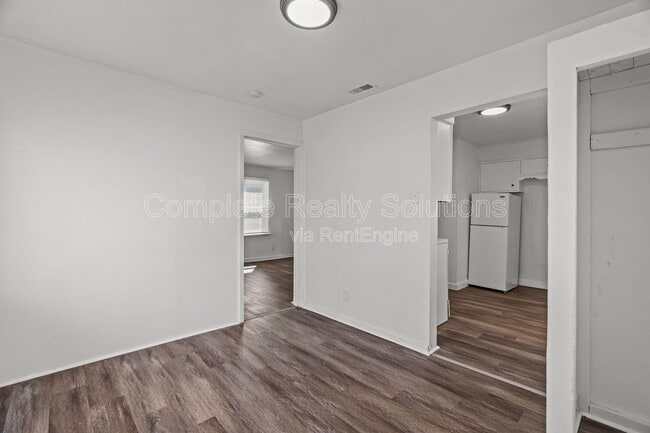 Building Photo - 9823 Winkler Dr