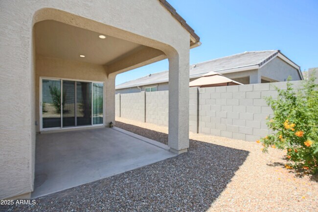 Building Photo - 24380 W Jones Ave