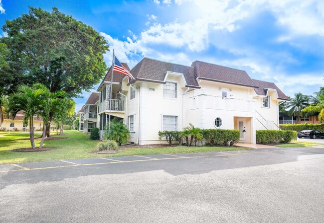 Building Photo - 708 SE 2nd Ave