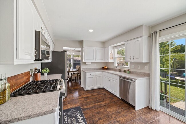 Building Photo - 375 Partridge Ct