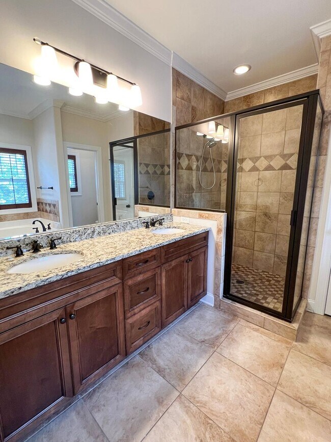 Building Photo - Gorgeous 4 Bed 2.5 Bath Home in Pinehurst