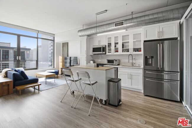 Building Photo - 1111 S Grand Ave