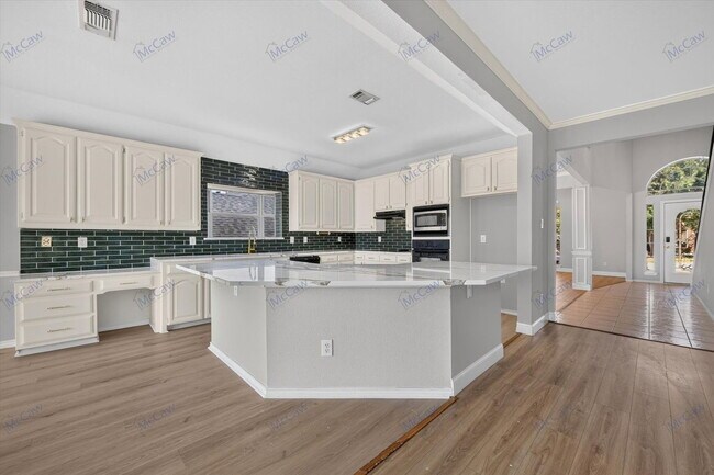 Building Photo - 305 Brazil Dr