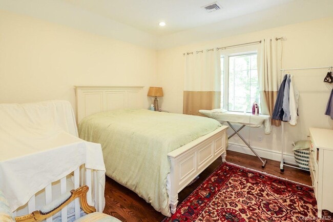 Building Photo - 10 Woodbourne Rd