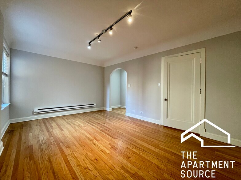 Primary Photo - 2315 N Rockwell St
