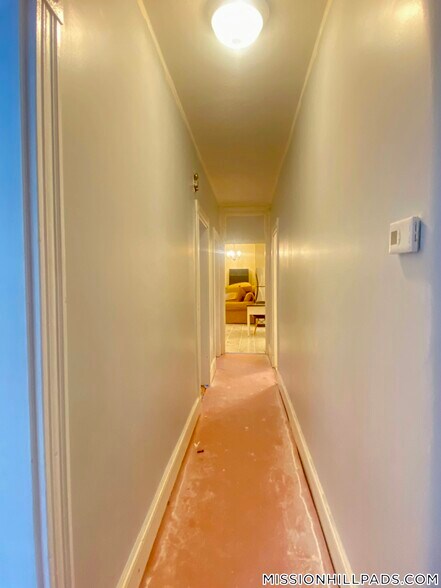 Building Photo - 10 Bucknam St