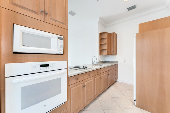 Building Photo - 13032 Mar St